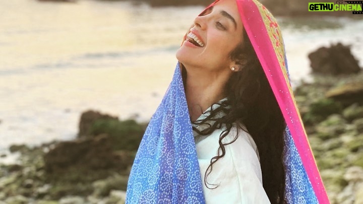 Elahe Hesari - 59.8K Likes - من این موزیک و خیلی دوست دارم 🥰
حال دلتون به شادی این موزیک 🤍🦋

#elahehesari 
#mohsenchavoshi