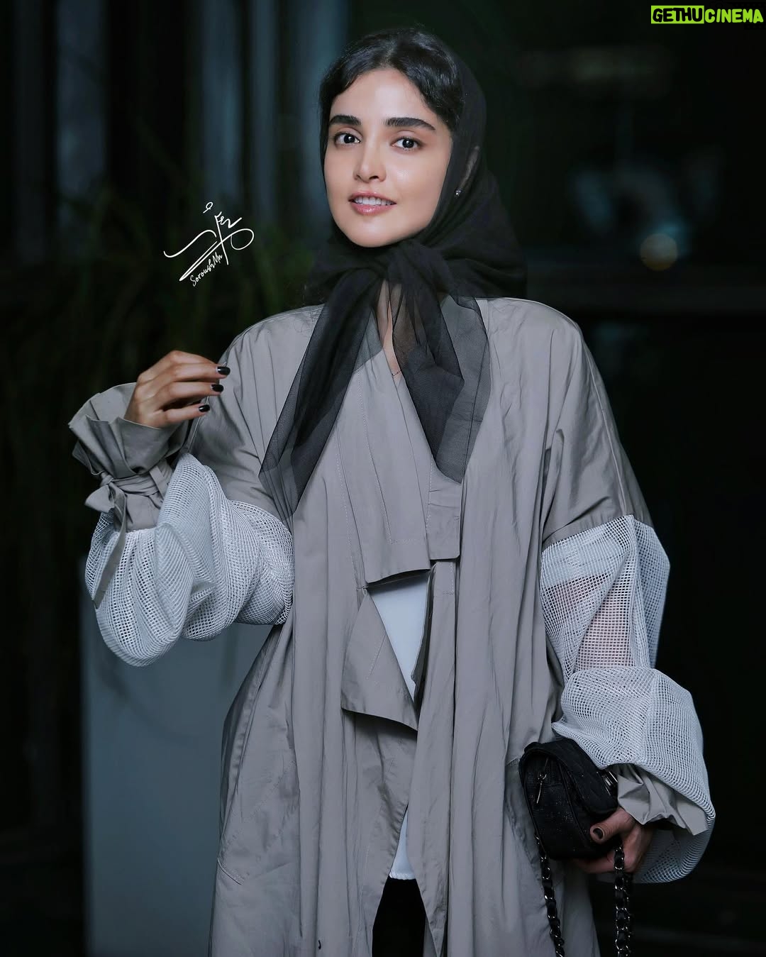 Elahe Hesari - 293.8K Likes - اولین اکران عمومی سریال #زخم_کاری #بازگشت 

ممنونم برای حضورتون 🙏🏾🦋

@filimocom 
@filimoshot