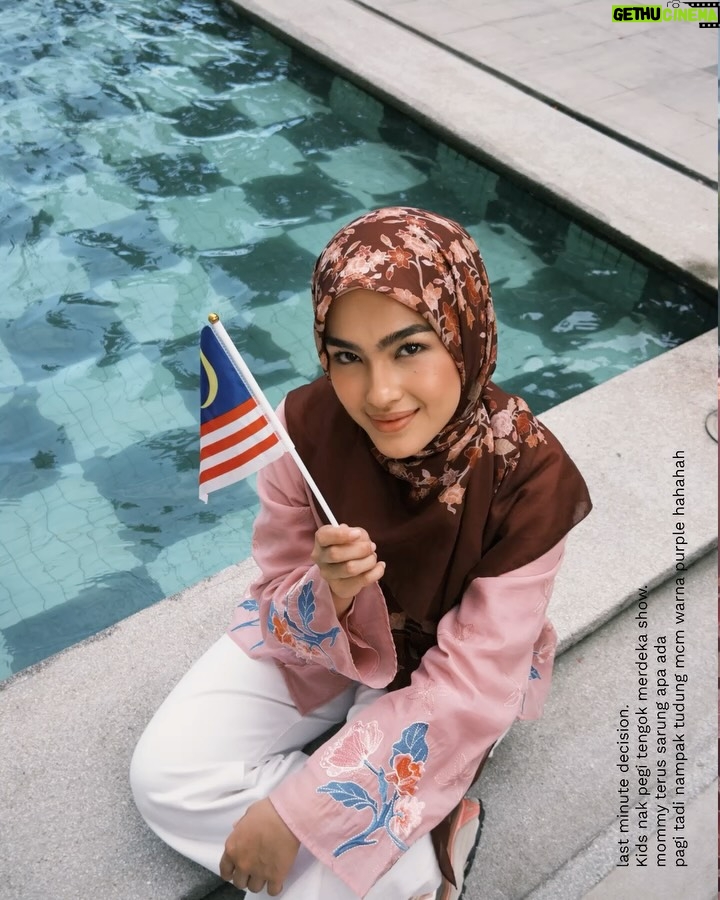 Elfira Loy - 7.1K Likes - Saya memang anak Malaysia yang sangat bangga dengan cerita tanah air saya . Saya harap banyak cerita cerita baik yang saya boleh saya sampaikan tentang kepimpinan di negara saya ini pada anak anak dan cucu cucu saya InshaAllah. 

Bawak anak anak tengok perbarisan merdeka ✅