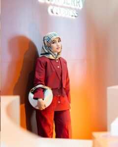 Actress Elfira Loy HD Photos and Wallpapers August 2025
