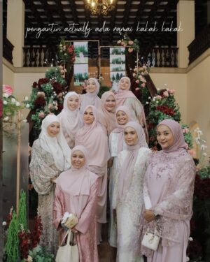 Elfira Loy Instagram - Still battling jet lag and migraine episodes since the flight to Spain, but I had to put all that aside for my sister’s special day.
Running on just 1.5 hours of sleep, and lots of “Kakak, rasa yang ni kot,” “Kakcik kena macam ni,” “Yang ni dah ke, yang tu?” and of course, “Tulah taknak dengar cakap kakak!” hehe
Finally, yesterday was the day. #LisafoundherHafiz
Thank you so much to everyone who came and shared in our joy. I hope you left with happy memories, and I humbly ask that you slip in a prayer or two for my sister’s new journey. If there was anything lacking, please forgive me 🙏🏻being tuan rumah is never easy, but every effort was made with love.
May the laughter and warmth from yesterday linger in our hearts, and may my sister’s days ahead be filled with blessings as beautiful as the love we all witnessed. Thank you for being part of our story. 🍒