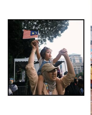 Elfira Loy Instagram - Saya memang anak Malaysia yang sangat bangga dengan cerita tanah air saya . Saya harap banyak cerita cerita baik yang saya boleh saya sampaikan tentang kepimpinan di negara saya ini pada anak anak dan cucu cucu saya InshaAllah.
Bawak anak anak tengok perbarisan merdeka ✅