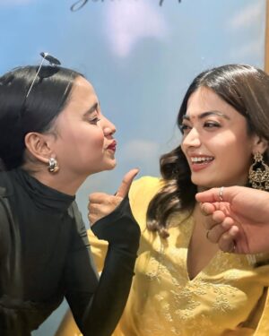 Eli Elina Instagram - Meet my best friend ❤️😘 @rashmika_mandanna
She is so cute I love you😙😘
#explore #rashmikamandanna #elielina #bestfriend #southheroine