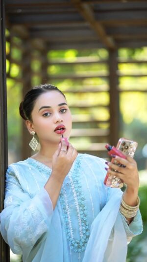 Eli Elina Instagram - Agree?💯😡 @eli_allu
🎥 @its.mohan007
#reelitfeelit #elielina #trending #explorer #agree #respectgirls #less
