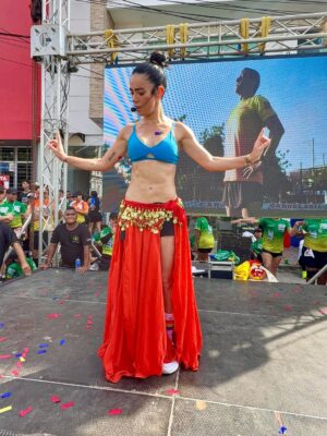 Elianis Garrido Instagram - Compartiendo lo que amo por donde quiera que vaya 🫶🏻 Bendito Dios por mi salud , por abrirme puertas y permitirme llegar a tantos lugares hermosos con alegría , bailando por la vida , llevando con mi @zumba un mensaje de salud , deporte y sana diversión !
Gracias Galapa querida 💚tierra de prosperidad , tierra de deporte !
Espero volver a bailar contigo .😍🫶🏻
Gracias a todo el equipo de la @alcaldiadegalapa por hacerme parte de esta versión de la #carreradelaesperanza 💚 y a su alcalde @fabianbonettberdugo por esta invitación tan linda.
Gracias compañero @addlayperez cuanto te admiro y te quiero !🧡