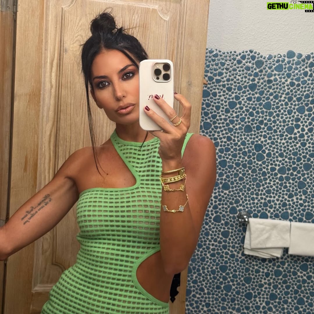 Elisabetta Gregoraci - 38.4K Likes - • Waves on repeat 🍉🐚🐬☀️
