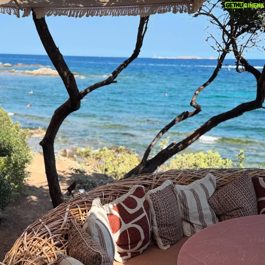 Elisabetta Gregoraci - 38.4K Likes - • Waves on repeat 🍉🐚🐬☀️