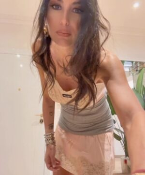 Elisabetta Gregoraci Instagram - • Camera roll degli ultimi giorni 🎞️☀️🧡