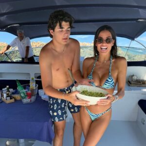 Elisabetta Gregoraci Instagram - • Sole, mare, Sardegna, noi 🐬🇮🇹☀️