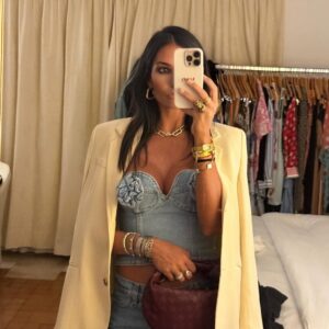 Elisabetta Gregoraci Instagram - • Sole, mare, Sardegna, noi 🐬🇮🇹☀️