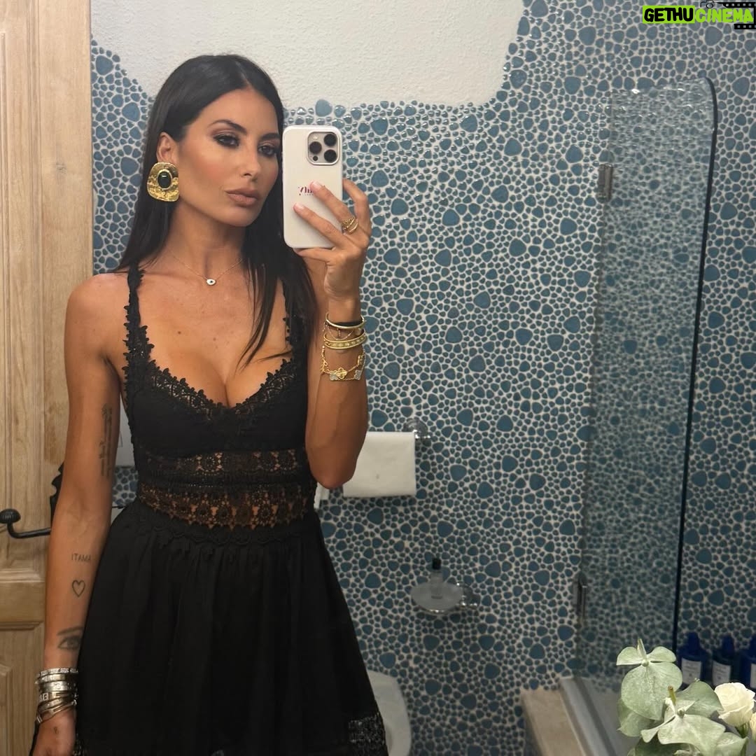 Elisabetta Gregoraci - 47.6K Likes - • Sole, mare, Sardegna, noi 🐬🇮🇹☀️