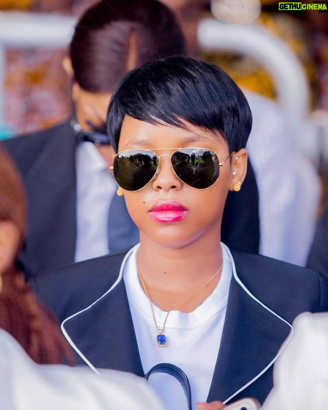 Elizabeth Michael - 77.3K Likes - Ahsante KIZIMKAZI 🙌🙏 🇹🇿 

Suit by @dripbylizzy
#kizimkaziimeitika