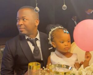 Elizabeth Michael Instagram - Happy birthday MUHAMALA wetu mkuu 🥰😂 (mtaelewa kwenye last slide)
Kwa lugha rahisi tu wewe ni SALA ZANGU ZILIZOJIBIWA 🙏 Mw/Mungu akuongezee umri uliojaa mema ya rohoni na mwilini 🙏
Ahsante kwa kuwa Baba,Mume,Rafiki,business partner,Mubaba,danga au skia wewe ni MIHAMALA yote bwana 😂🤝na hatuwezi kuingilia MIHAMALA yako yote😭😂
Ishi sana ROLE MODEL…Nakupenda Mumewangu❤️ @majizzo