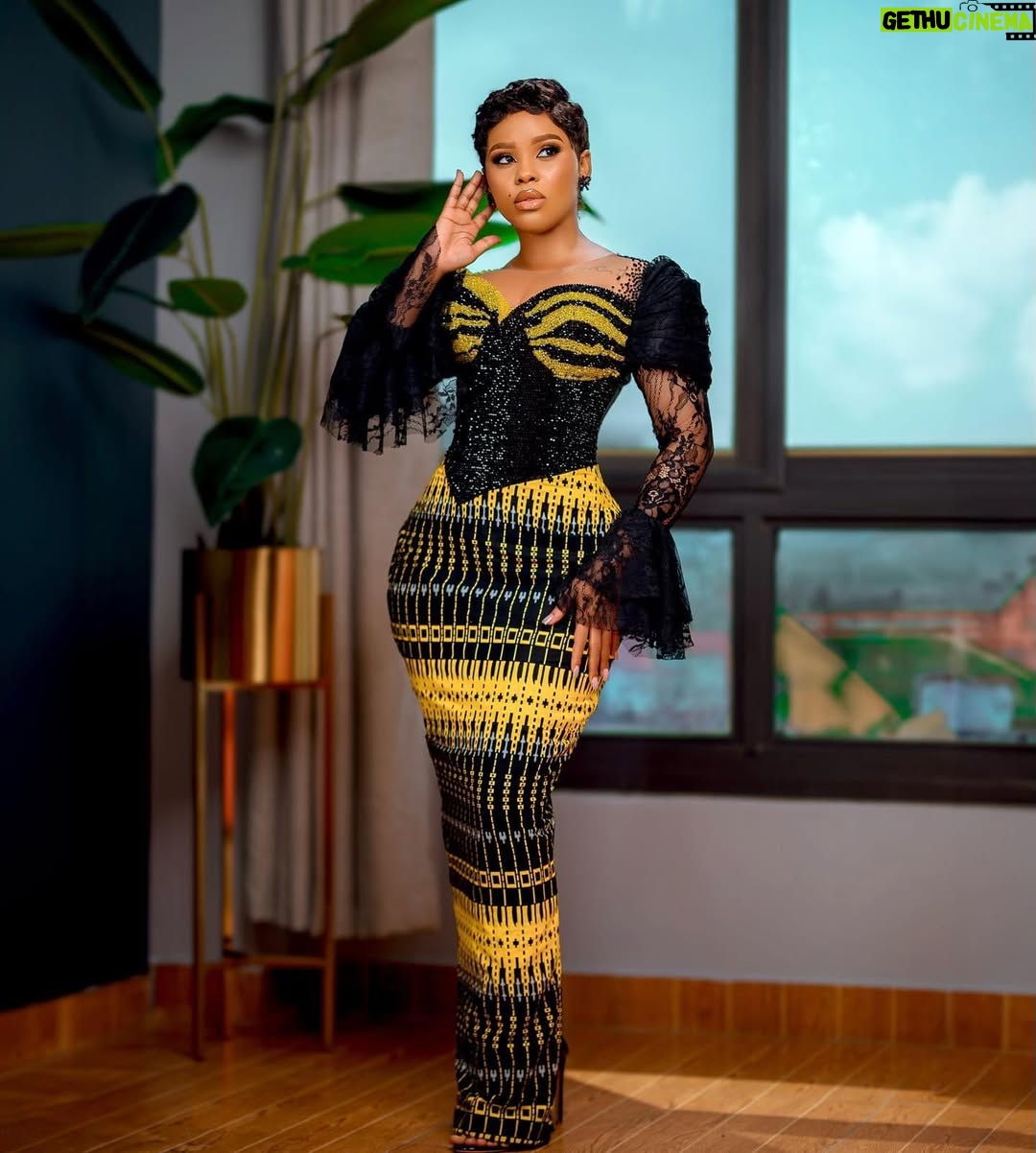 Elizabeth Michael - 58.6K Likes - Too BUSY TO BE BAE 🤭

👗 @mahaumes 
📸 @chizimapicha