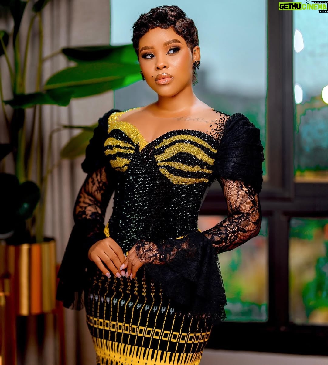 Elizabeth Michael - 58.6K Likes - Too BUSY TO BE BAE 🤭

👗 @mahaumes 
📸 @chizimapicha