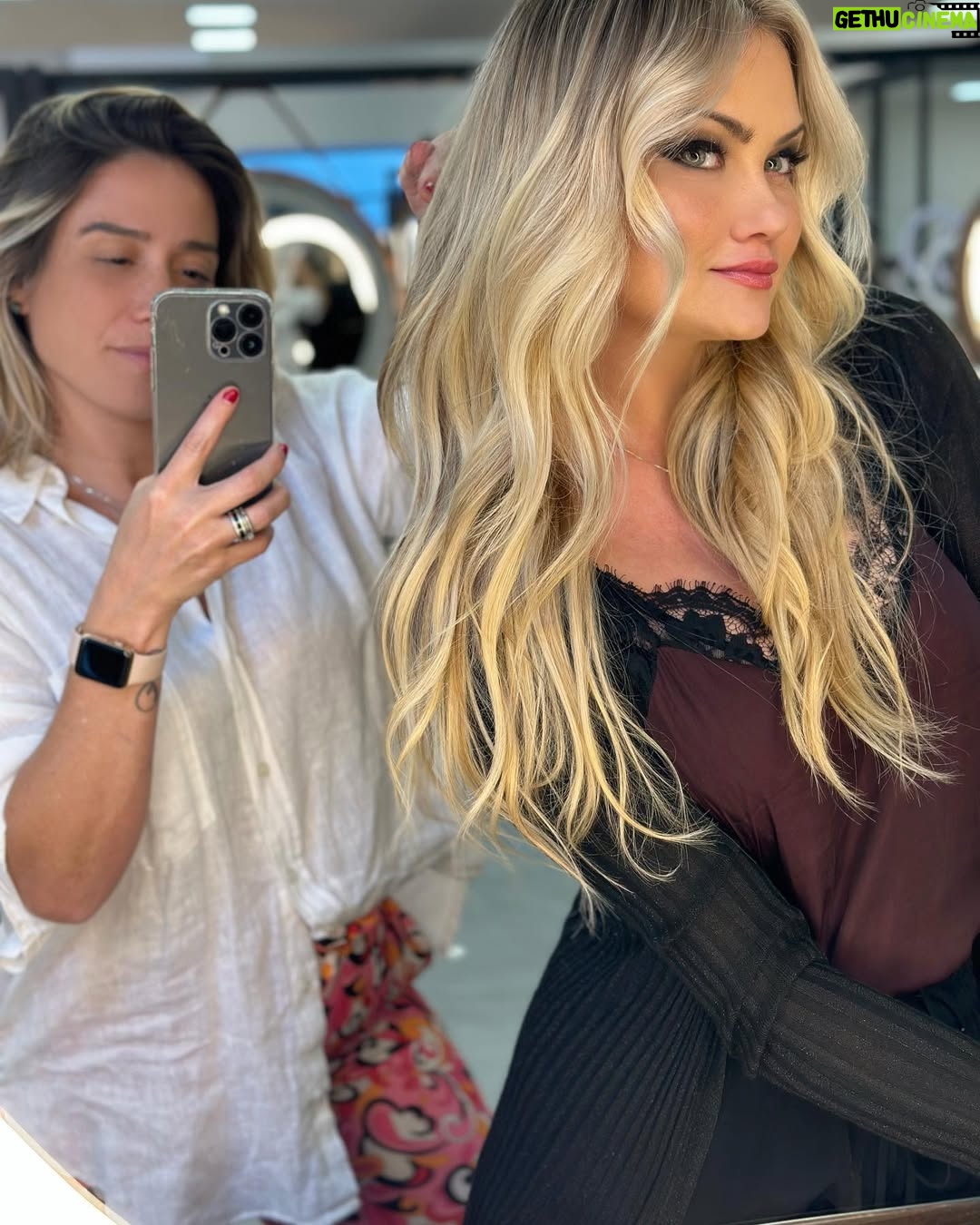 Ellen Rocche - 20.2K Likes - Amo você, querida @brufabricio ! Obrigada por cuidar de mim com tanto carinho. Você sempre arrasa❤️