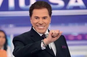Ellen Rocche Instagram - Faço das suas as minhas palavras, @celsoportiolli :”Hoje o Brasil perde não só um comunicador, mas uma lenda. Silvio Santos, o homem que revolucionou a televisão, se despede de nós e deixa um legado eterno. Fui abençoado em ter tido a oportunidade de aprender e crescer ao lado desse gênio da comunicação, que não só me deu uma chance, mas também me ensinou a sonhar grande.
Minha gratidão será eterna, assim como seu impacto em cada lar brasileiro. Aos familiares, amigos e milhões de fãs que, assim como eu, se sentem órfãos neste momento, deixo meus mais profundos sentimentos. Descanse em paz, Silvio Santos. Você é e sempre será o maior”.
Eu tinha muito medo de que esse dia chegasse, mas o que me conforta é que olho para trás e agradeço. Tive a sorte de te conhecer, de trabalhar com você, esse ser humano especial, essa lenda! Sorte de ter vivido tantos momentos lindos. Obrigada por ter me enxergado, me dado a oportunidade e me ensinado tanto! Meu carinho e gratidão são eternos! Um beijo em toda família Abravanel. 💔