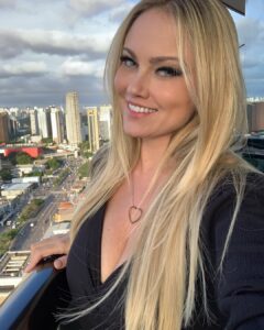 Actress Ellen Rocche HD Photos and Wallpapers January 2024