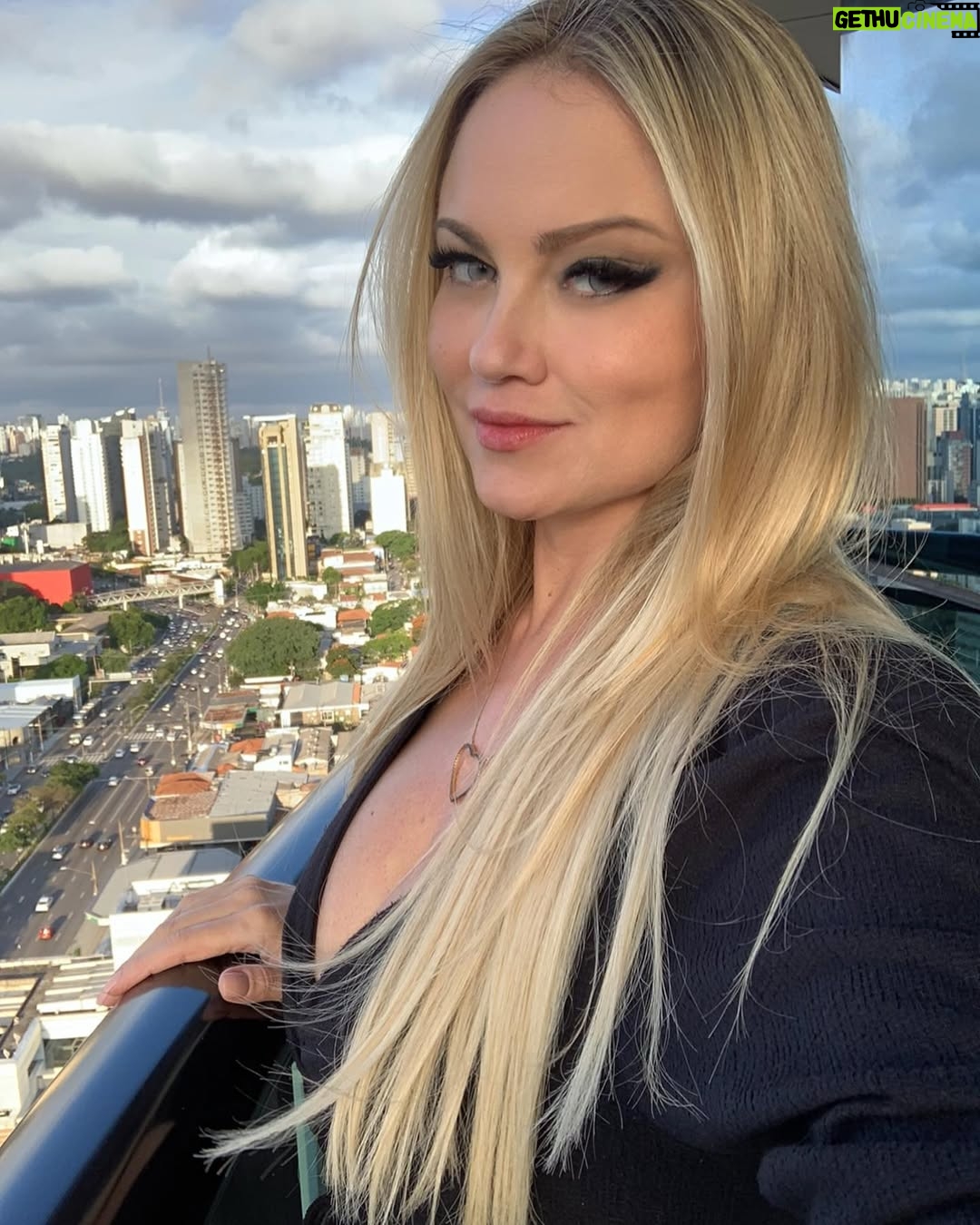 Ellen Rocche - 47.1K Likes - Parabéns, São Paulo! #TeAmoTerraDaGaroa #470Anos