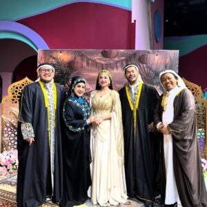 Elvy Sukaesih Instagram - Selamat hari raya Idul Adha
Mohon Maaf Lahir dan Batin
#latepost