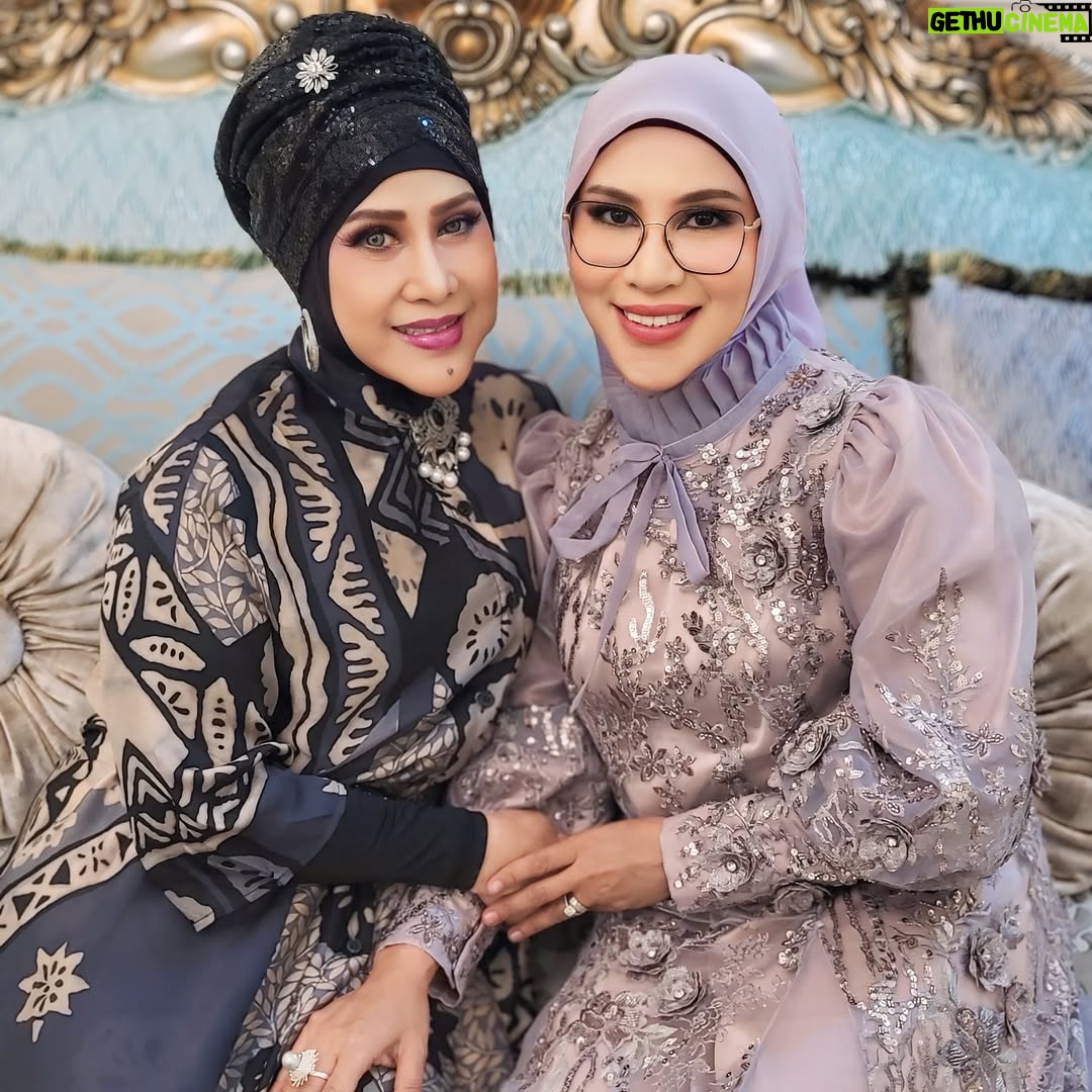 Elvy Sukaesih - 1.5K Likes - Selamat & Sukses utk Bpk. Rahmad Mas’ud n Ibu Nurlena sebagai Walikota Balikpapan periode ke 2, semoga selalu dalam Lindungan ALLAH SWT, Aamiin yaa ROBBAL ALAAMIIIN 🤲😍 

#elvysukaesih #walikotabalikpapan #balikpapan