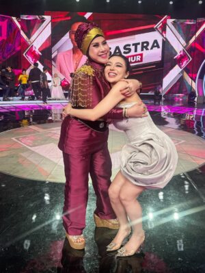 Elvy Sukaesih Instagram - ❤️ Ummiii @elvy_sukaesih RATU DANGDUT KITE ❤️😍🔥
Nonton DA7 lagi yaa malam ini❤️