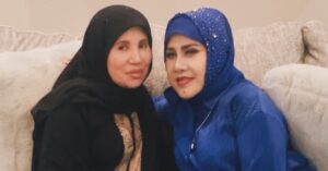 Elvy Sukaesih Instagram - Alhamdulillaah Silaturahim ke kediaman nya Bpk. Anwar Sanad & Ibu Diah (Walikota Jakarta Timur periode 2020-2024) bersama para sahabat Ayah Mansyur S., Habib Husen Al Habsyi, M. Abdullah Abdad, dan Nabil