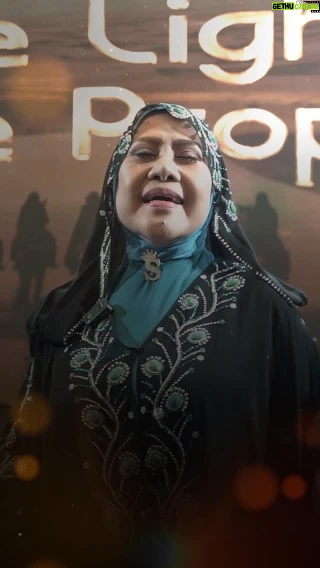 Elvy Sukaesih - 695 Likes - Haru yang mendalam, rindu yang semakin tumbuh… itulah perasaan yang disampaikan oleh Elvy Sukaesih setelah menyaksikan The Light of the Prophet. 

Pertunjukan ini bukan hanya menghadirkan musical storytelling, nasyid, tausiyah, dan visual berteknologi AI, tapi juga membawa hati semakin dekat dengan Rasulullah ﷺ.

Beliau berharap, acara seperti ini bisa kembali hadir, agar semakin banyak muslimah yang merasakan indahnya perjalanan penuh makna ini. ✨

Terima kasih atas doanya, insyaAllah semoga Allah mudahkan langkah kita untuk menghadirkan lagi ruang rindu yang seindah ini.

#kisahrasul #thelightoftheprophet #storytelling #musical