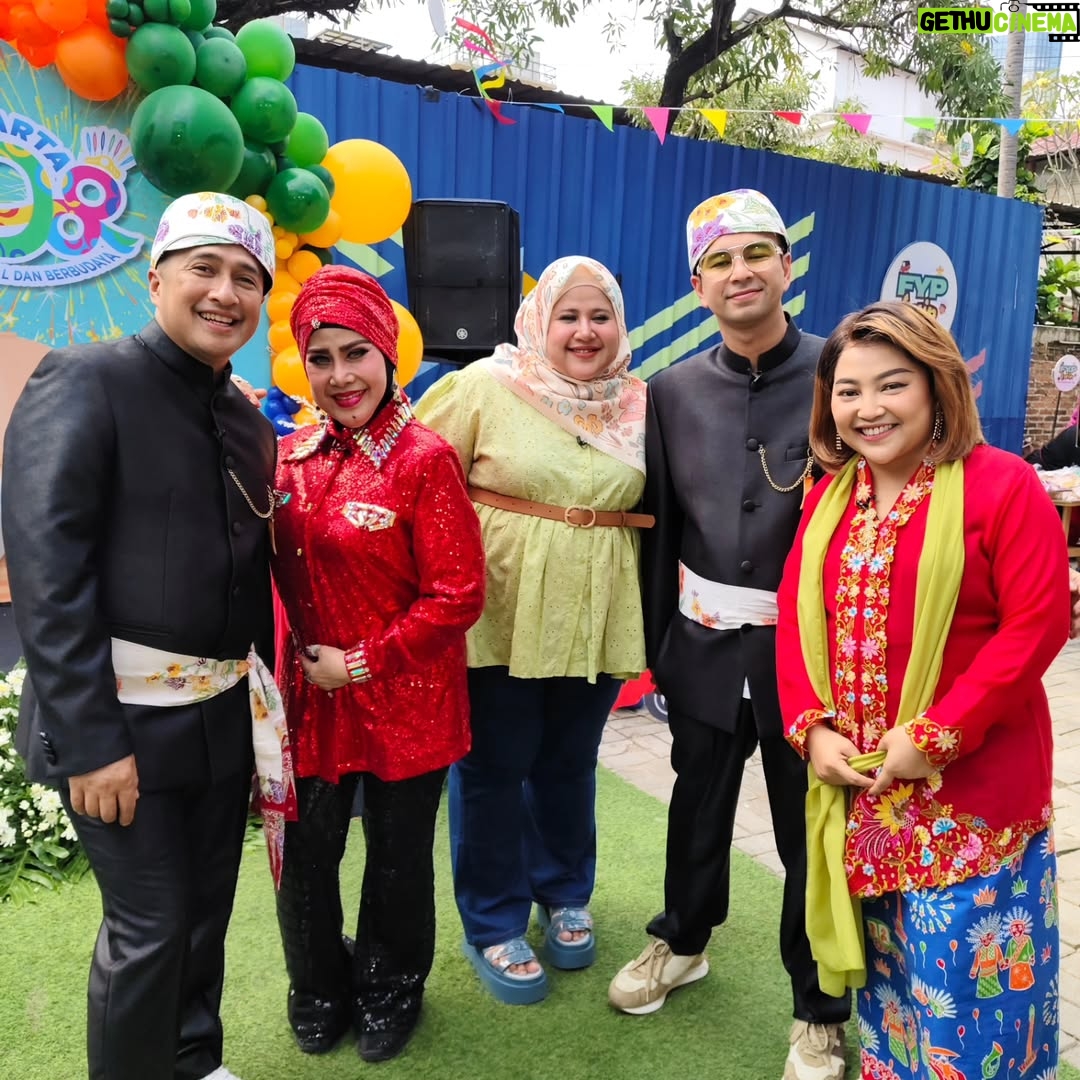 Elvy Sukaesih - 28.3K Likes - Umi Elvy dan Keluarga turut berduka cita atas wafatnya Komedian Indonesia Nina Carolina (Mpok Alpa). 
Insya ALLAH Husnul Khotimah dalam Maghfirah ALLAH SWT, Aamiin yaa ROBBAL'ALAMIIN, 
Alfatihah 🤲
