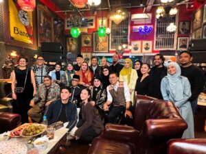 Elvy Sukaesih Instagram - Happy Milad @ahmaddhaniofficial BarakALLAH fii umrik 🎂🥰