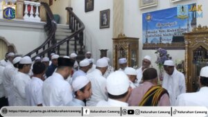 Elvy Sukaesih Instagram - Lurah Cawang Menghadiri Peringatan Maulid Nabi Muhammad SAW dikediaman Elvy Sukaesih Jl. Usaha RT 001 RW 05 Kelurahan Cawang Kecamatan Kramat Jati, Jakarta Timur.
Turut hadir dalam kegiatan ini para alim ulama.
@pramonoanungw
@si.rano
@bang.munjirin
@kamalalatas
@kecamatan.kramatjati