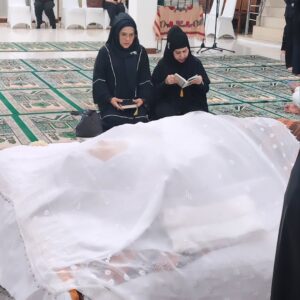 Elvy Sukaesih Instagram - Selamat jalan Eyang Titik Puspa @titiekpuspa_official
Insya ALLAH Husnul Khotimah ❤