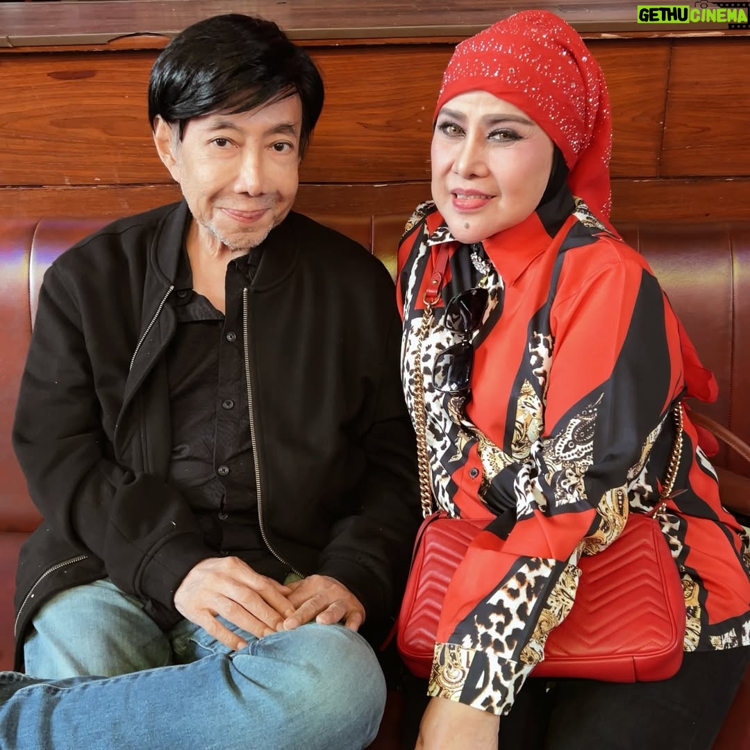 Elvy Sukaesih - 1.9K Likes - Bersama mas Guruh Soekarno Putra, kita tunggu di @synchronizefest  3 4 5 Oktober 2025 🥰💃