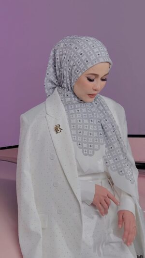 Emma Maembong Instagram - finally its out at @leeyanarahman.co ❤️