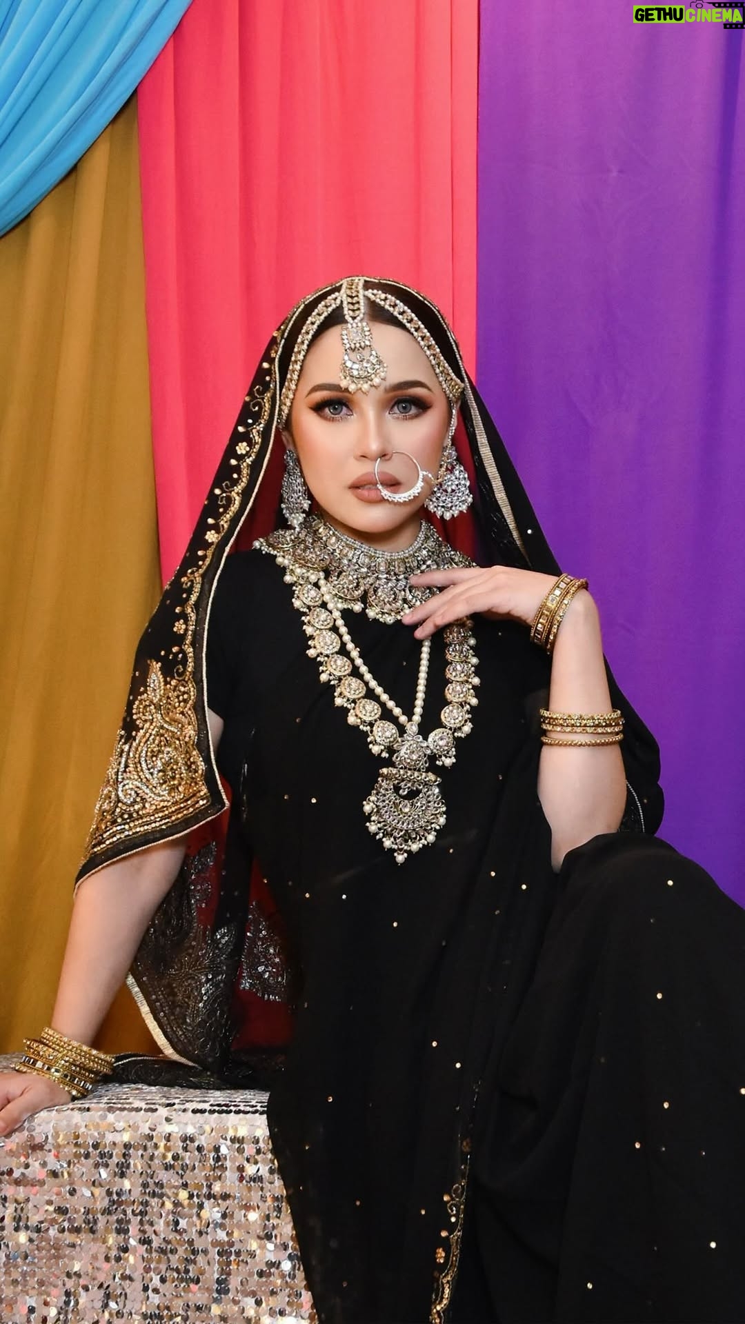 Emma Maembong - 42.4K Likes - MALAM BERINAI cat faris & shikin maembong🖤
#farishikin @catfarish @shikin_maembong 
12.07.2023

Baju bollywood 
@rentalbollybyas

Makeup/Hairstylist : 
@makeupbynadianordin 
@syhimran77 

#farishikin #shikinmaembong #catfarish #weddingcatfarishandshikin