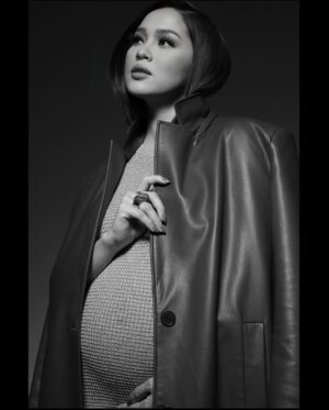 Emma Maembong Instagram - photographer @pinography
Jewellery @Swarovski
makeup&hair @gebrielpadan