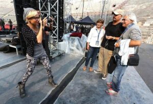 Emma Marrone Instagram - Mi mancate molto.
Tutti e due.
Vi immagino a scambiarvi le chitarre da qualche parte.
❤️🩹