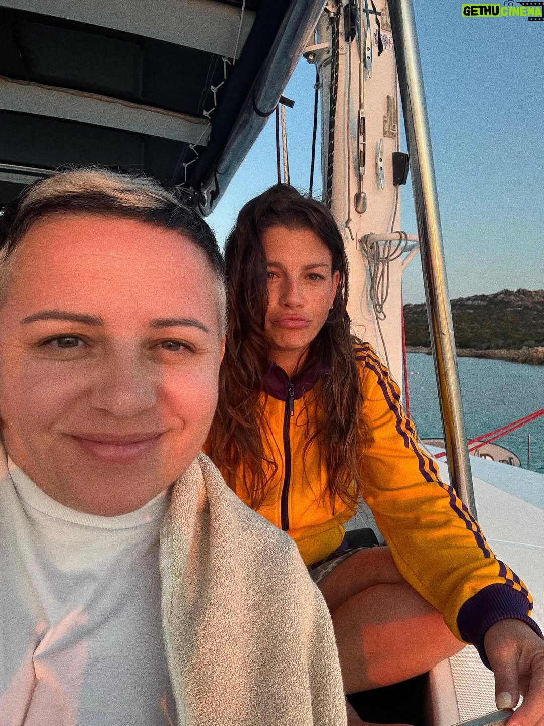 Emma Marrone - 349.7K Likes - Il mare mi fa venire gli occhi verdi di mio padre.
E io sono felice ❤️