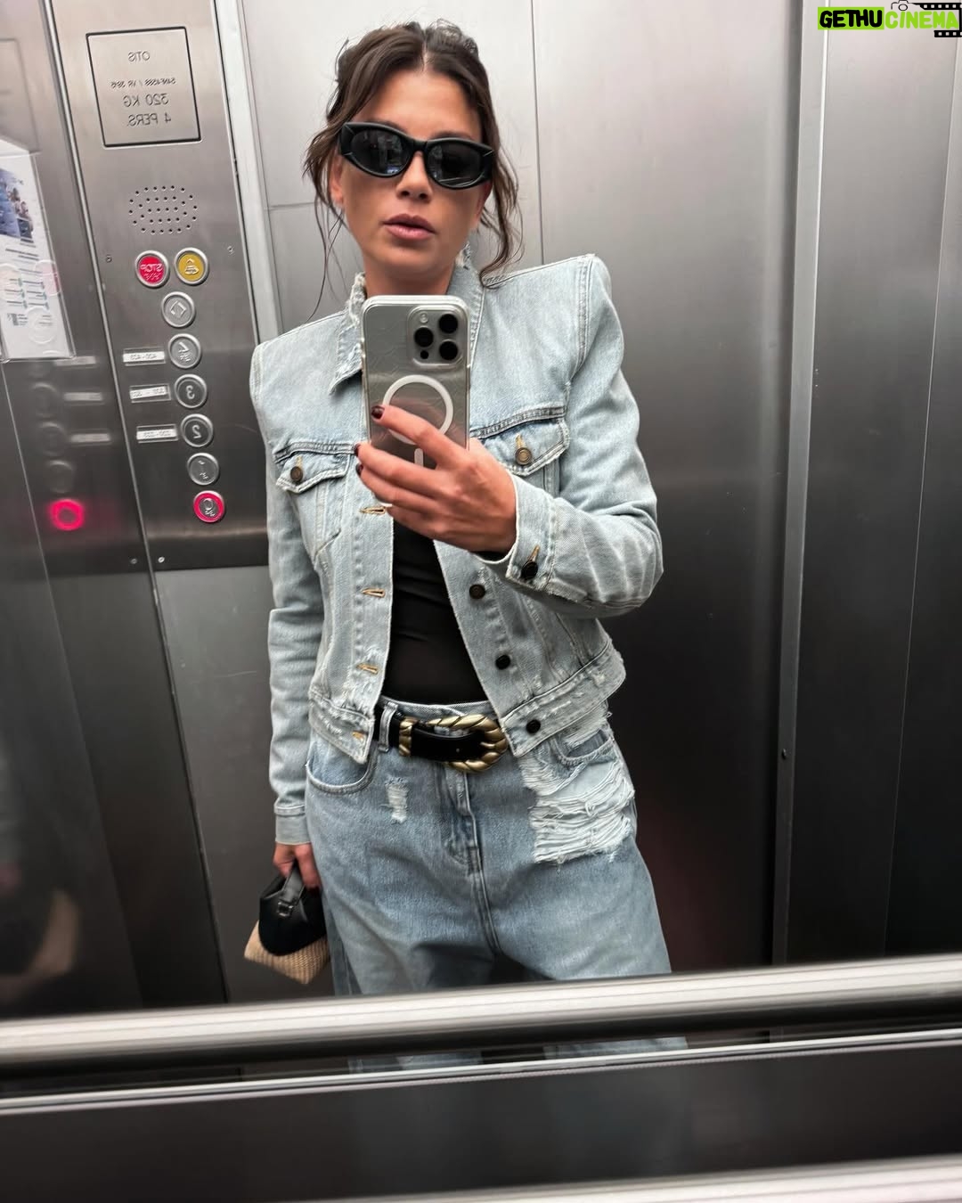 Emma Marrone - 113K Likes - F A S T I D I O ☎️