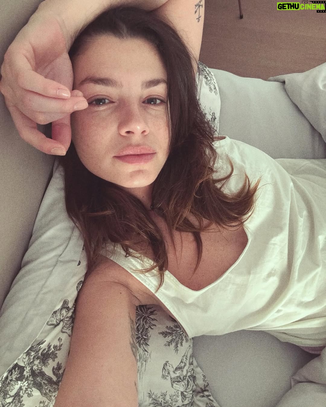 Emma Marrone - 125.9K Likes - Niente.
Così per dire.