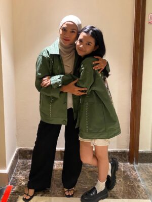 Enno Lerian Instagram - Gini kali ya kalau aku punya anak cewe @anantya.kirana 🥰🥰
#keluargasoesetyo #ennolerian