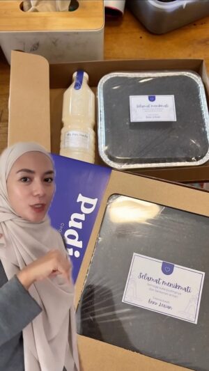 Enno Lerian Instagram - Sedikit update tentang bu Enno yang lagi ganti profesi jadi kang puding 😂😂 #keluargasoesetyo #ennolerian