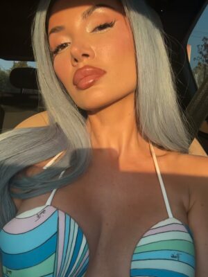 Era Istrefi Instagram - baby ti e din që..
T’LO bts🩵