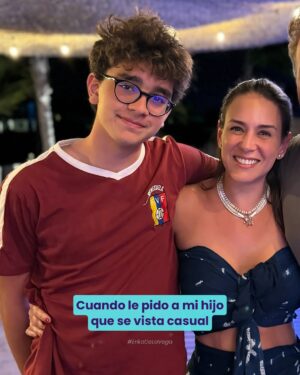 Erika de la Vega Instagram - Parece chiste pero es anécdota 🥲.
#ErikaDeLaVega