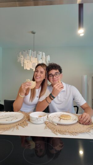 Erika de la Vega Instagram - Yo elijo la simplicidad y P.A.N con sus productos congelados lo hace todo más fácil, práctico y con el mismo sabor en cualquier momento del día 💙 @pan_us