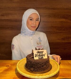 Erin Malek Instagram - Lil sis turns 25 today ✨ Happy birthday Qla!
We love you ♥️