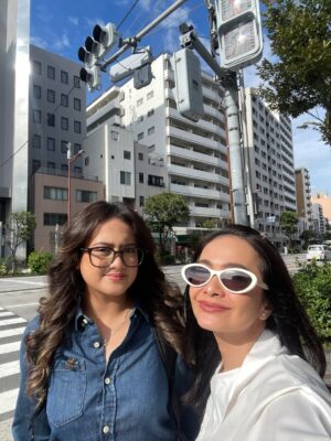 Ersa Mayori Instagram - Ohayo Gozaimasu! 🇯🇵
Trip Jepang kali ini rasanya campur aduk. Seneng, excited, tapi juga mellow karena bakal ninggalin Kika disini buat exchange program. Kalau kemaren LDR-nya Jakarta Bandung, kali ini bakal lebih jauh.
Buibu, ada yang anaknya kuliah jauh? Plis bagi tips-nya dong biar ngga mellow 😄🙏🏻