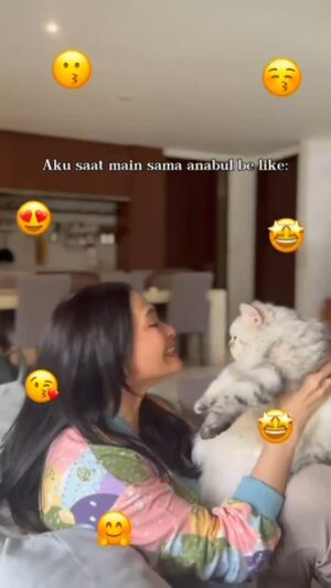 Ersa Mayori Instagram - Ooh, jadi ini rasanya cinta bertepuk sebelah tangan 🥹🥺🥺