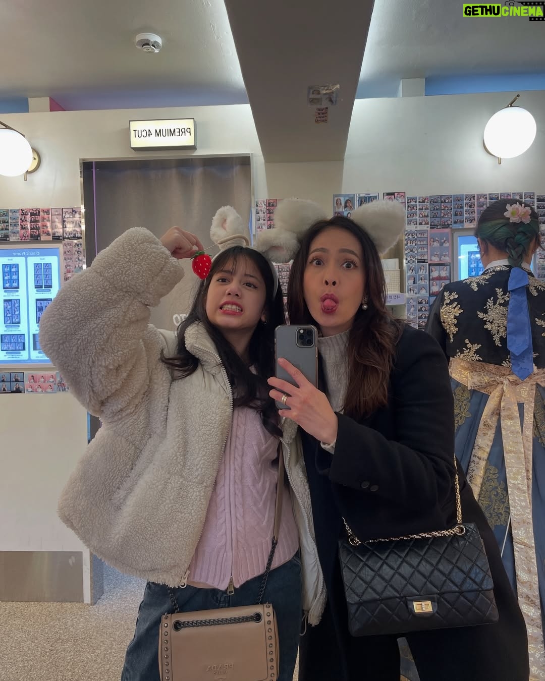 Ersa Mayori - 3.5K Likes - Happy Sweet Seventeen @talullahmalaika sayangku! 🎉🎀🎁

Your journey into adulthood begins here. Keep being the confident girl with a positive mindset, the humble soul with a kind heart, and the cheerful, happy-go-lucky Ulla we all love. 

Doa terbaik Mama buat Ulla, selalu.
Love you! 😘🫶🏻❤️