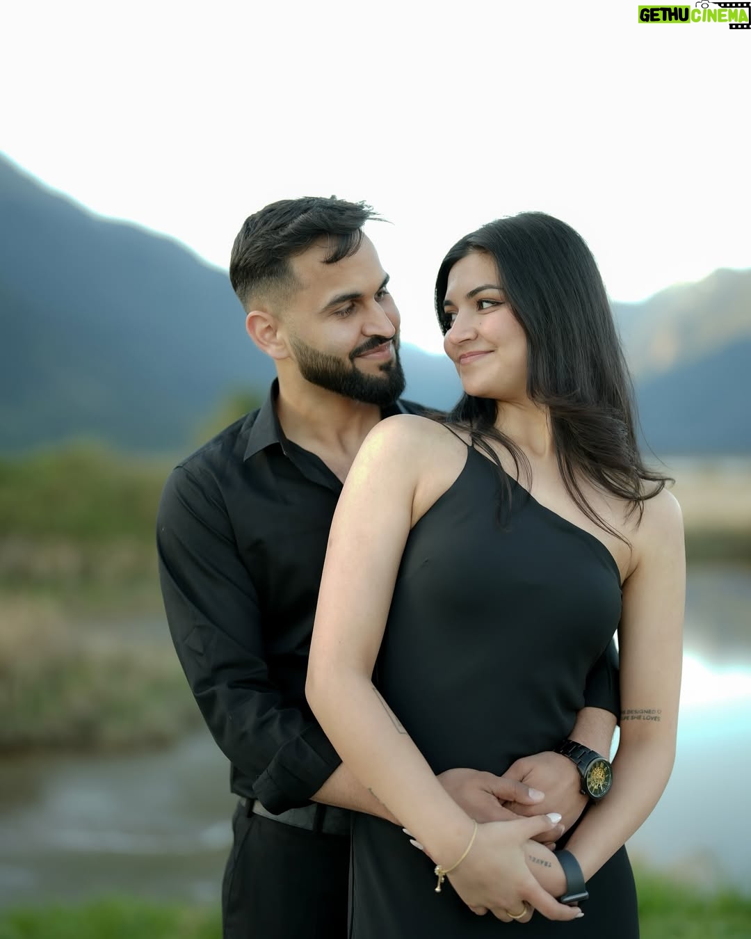 Esha Jhanji - 95.2K Likes - The safest place in the world is right here — in your arms 🙈🖤
.
#esharonmein